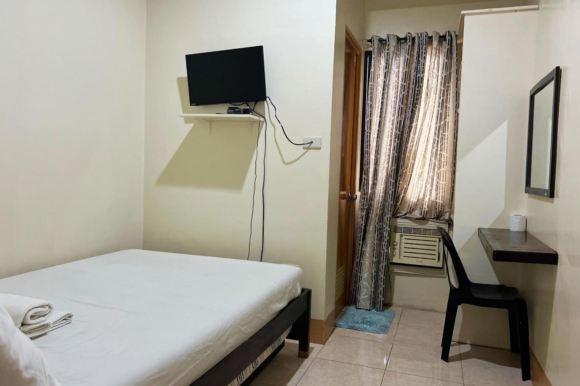 Sta Rosa Inn Iloilo Powered By Cocotel 객실 사진