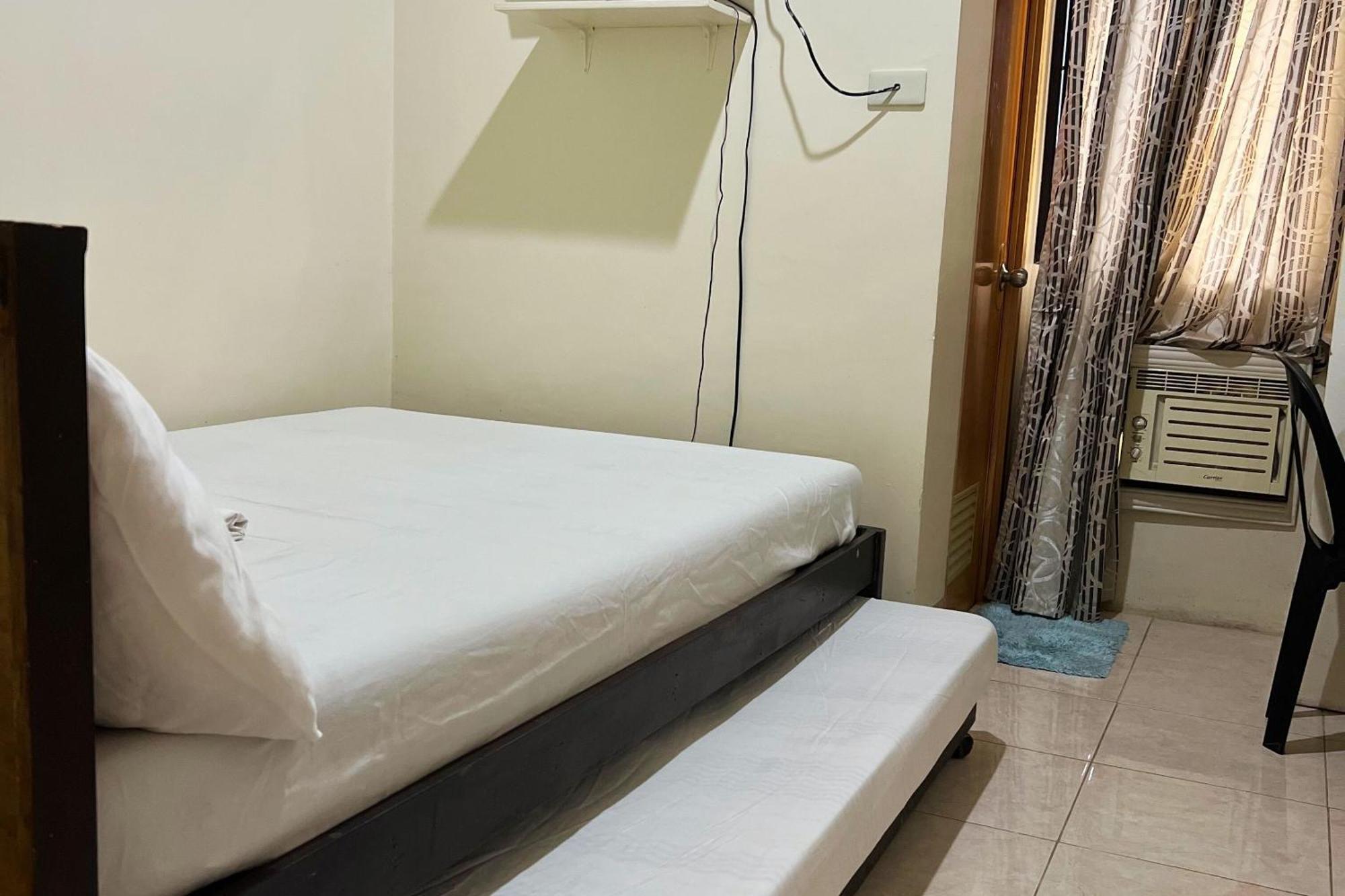 Sta Rosa Inn Iloilo Powered By Cocotel 객실 사진