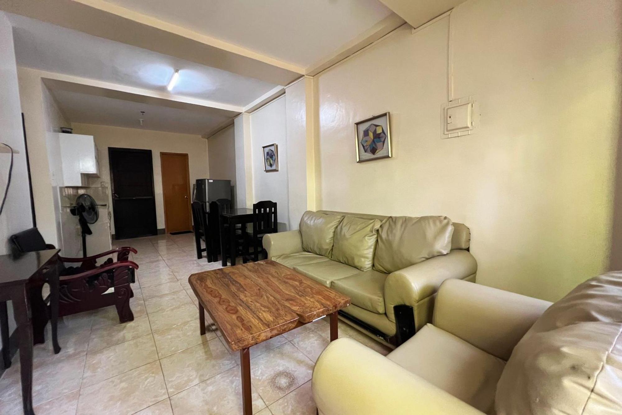Sta Rosa Inn Iloilo Powered By Cocotel 객실 사진