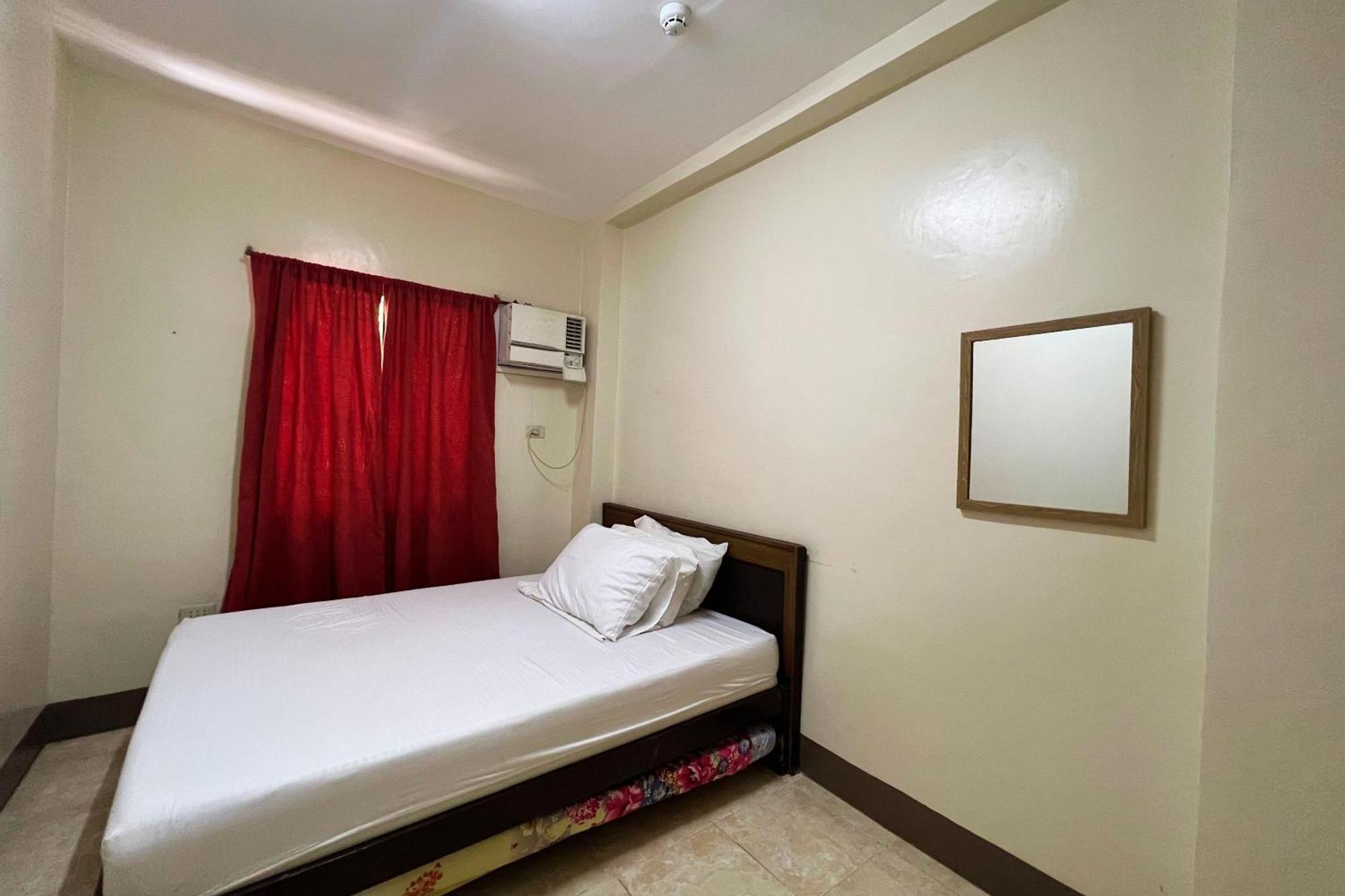 Sta Rosa Inn Iloilo Powered By Cocotel 객실 사진